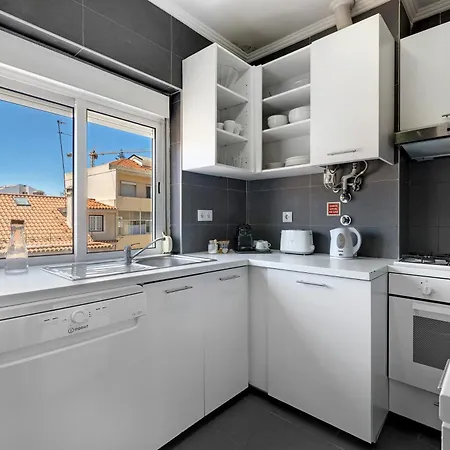 アパート Apartamento Para Familia E Amigos リスボン
