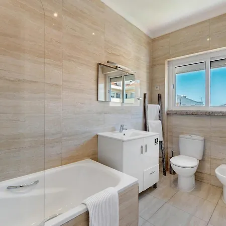 Apartment Apartamento Para Familia E Amigos Lisbon